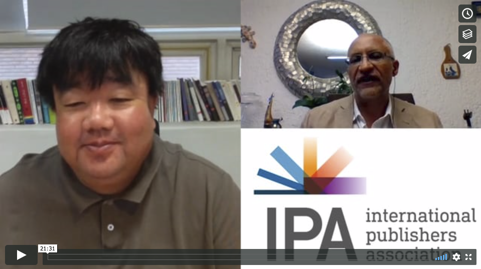 Screenshot Hugo Setzer talking to Iroo Joo